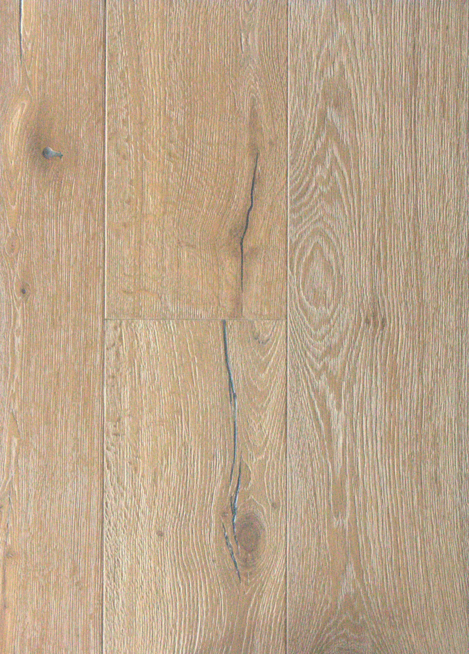 LN213 Distressed Smoked White engineered oak flooring — 15mm × 220mm × 2200mm